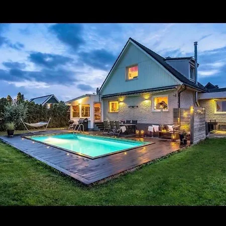 Pool House In Villa *